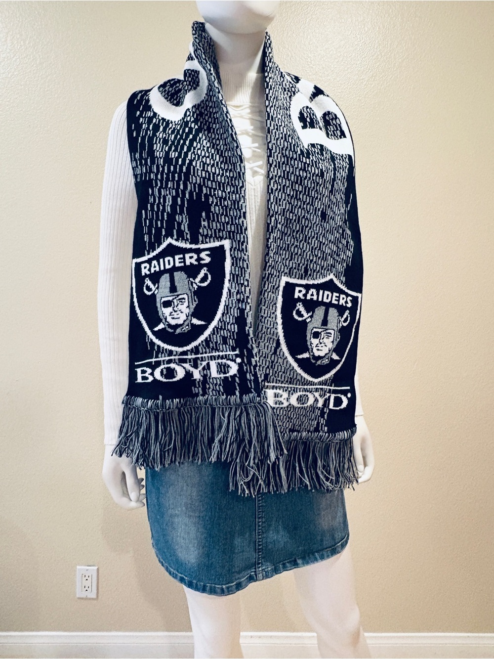 Las Vegas Raiders Boyd Gaming Knit Logo Scarf Football Fan Gear USA Made Acrylic